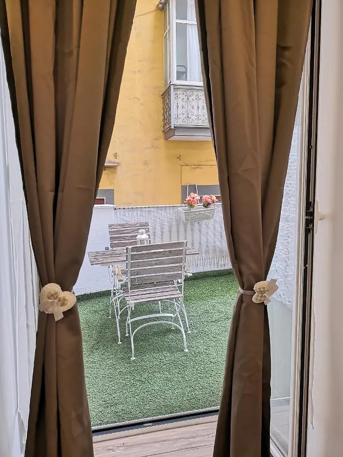 Il Centro Guest House Naples Apartment